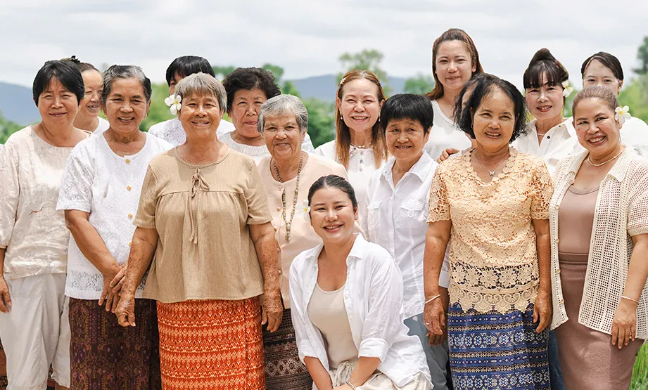Group portrait of the artisan women of Lotus & Luna